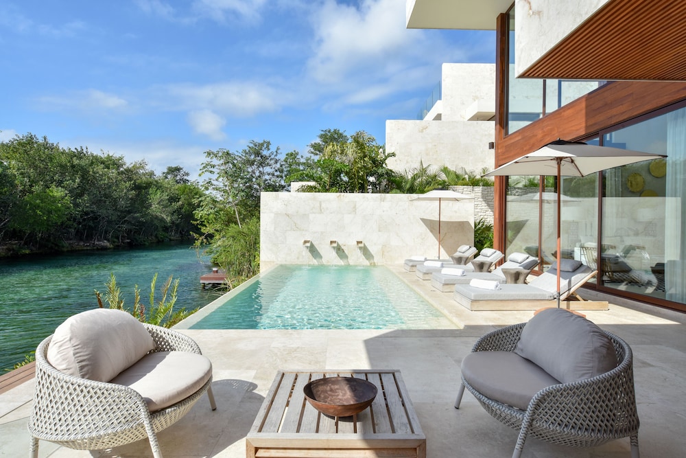 Rosewood Mayakoba — Swimming pool in Playa del Carmen, Quintana Roo