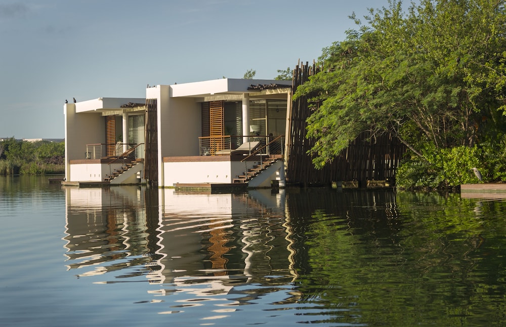 Rosewood Mayakoba — Hotel building in Playa del Carmen, Quintana Roo