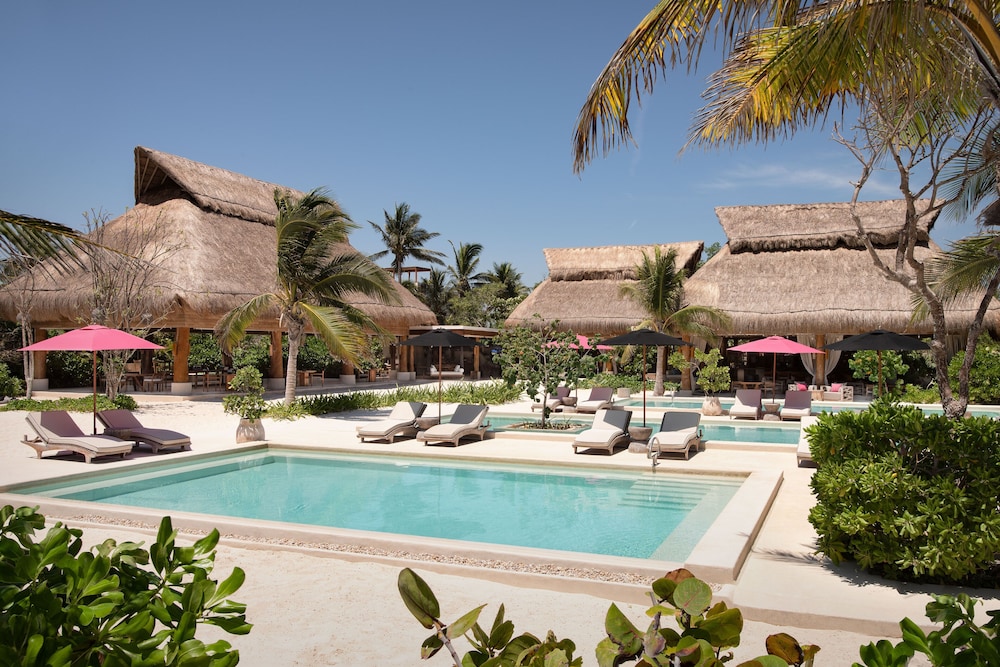Rosewood Mayakoba — Swimming pool in Playa del Carmen, Quintana Roo