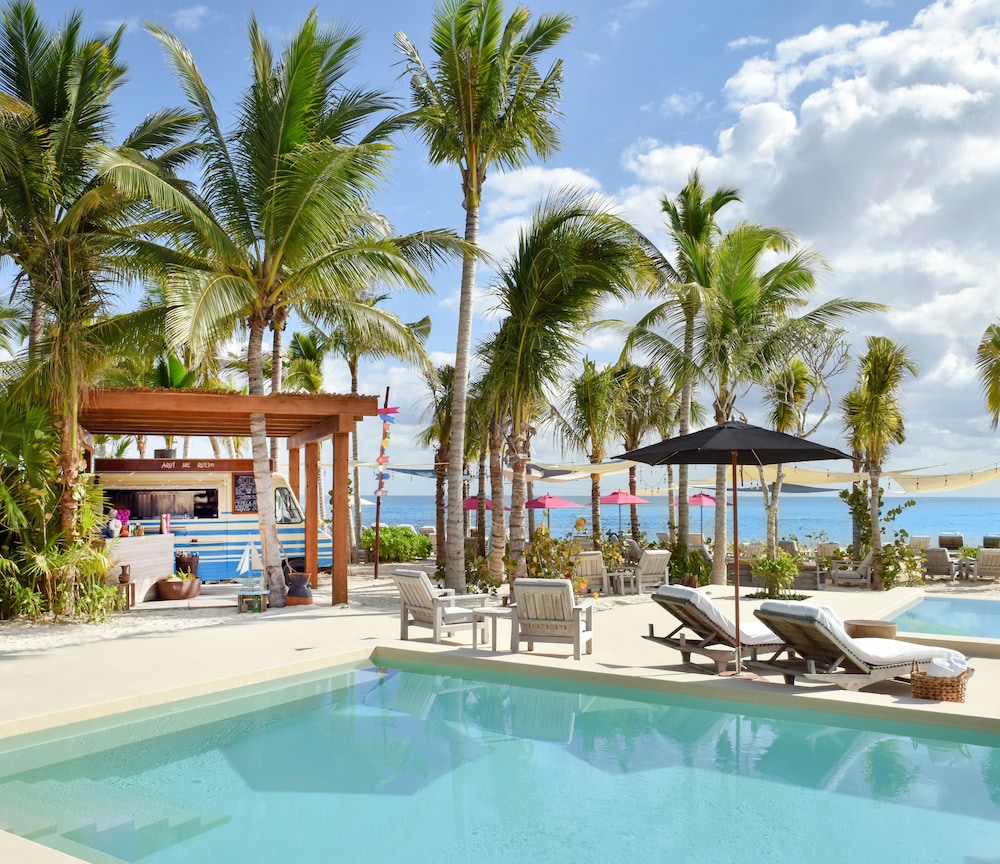 Rosewood Mayakoba — Swimming pool in Playa del Carmen, Quintana Roo