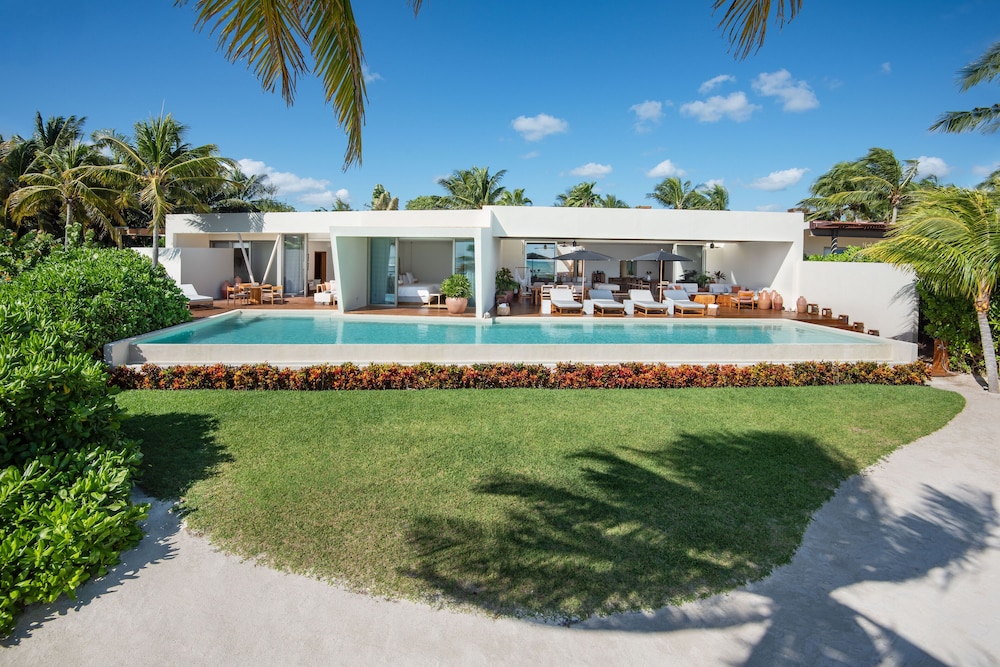 Rosewood Mayakoba — Swimming pool in Playa del Carmen, Quintana Roo