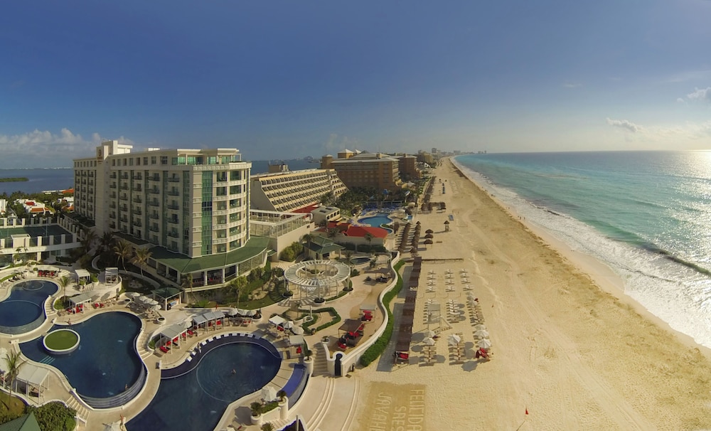 Sandos Cancún All Inclusive - Adults Only — Beach in Cancun, Quintana Roo