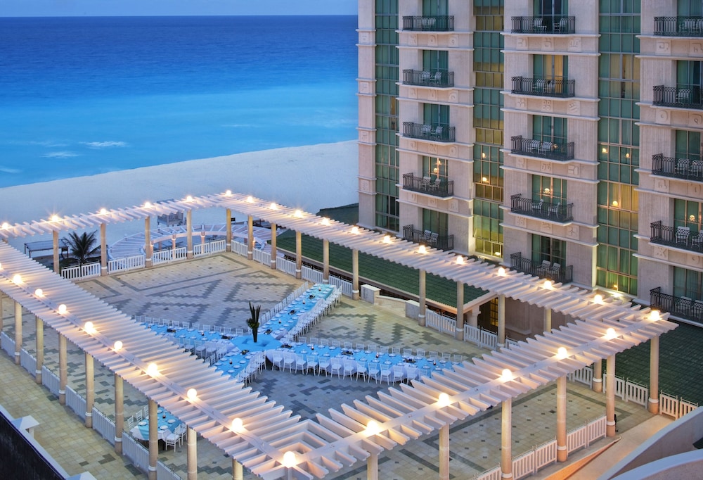 Sandos Cancún All Inclusive - Adults Only — Hotel building in Cancun, Quintana Roo