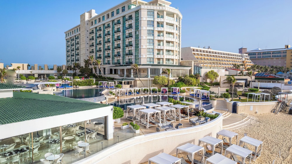 Sandos Cancún All Inclusive - Adults Only — Hotel building in Cancun, Quintana Roo