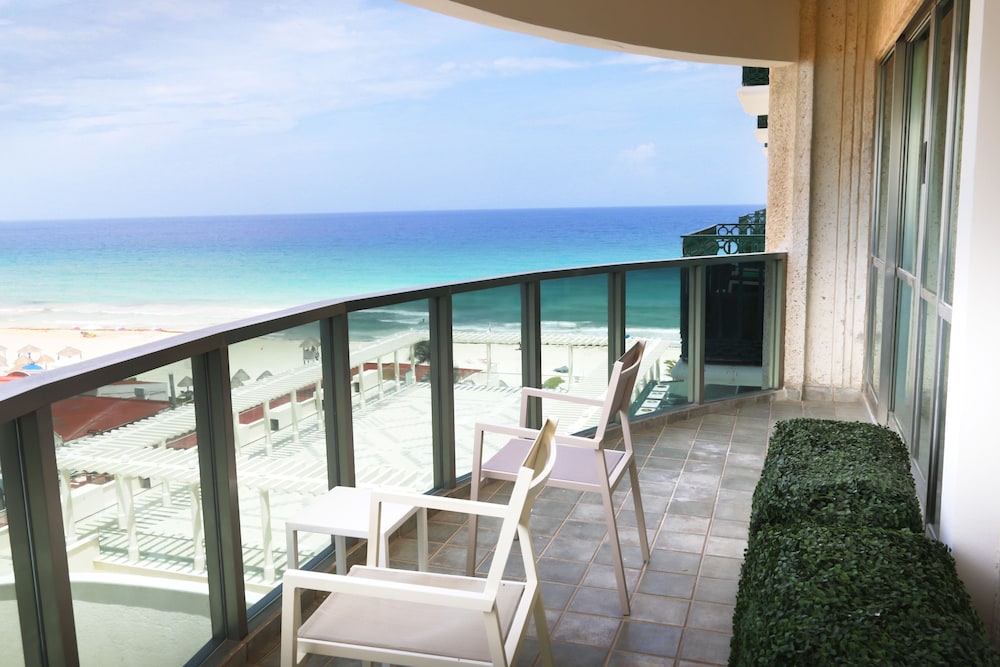 Sandos Cancún All Inclusive - Adults Only — Beach in Cancun, Quintana Roo
