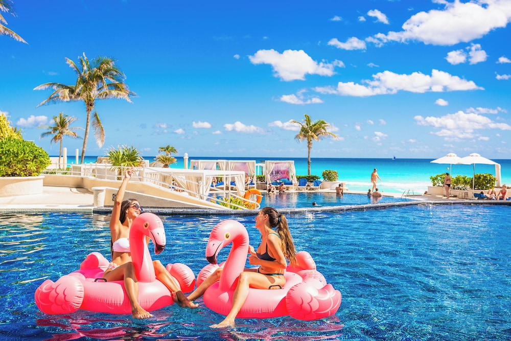 Sandos Cancún All Inclusive - Adults Only — Swimming pool in Cancun, Quintana Roo