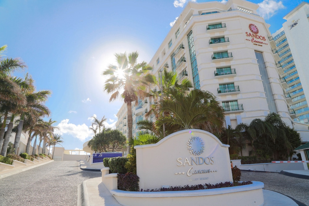 Sandos Cancún All Inclusive - Adults Only — Hotel building in Cancun, Quintana Roo