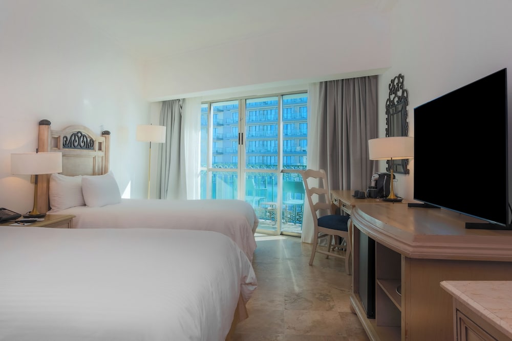 Sandos Cancún All Inclusive - Adults Only — Hotel rooms in Cancun, Quintana Roo