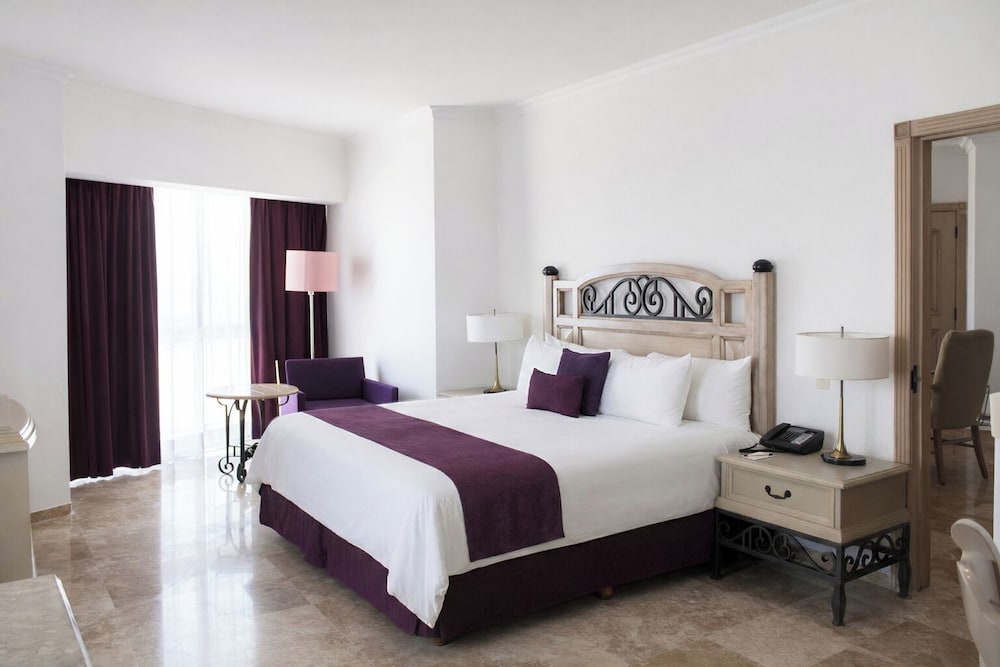 Sandos Cancún All Inclusive - Adults Only — Hotel rooms in Cancun, Quintana Roo
