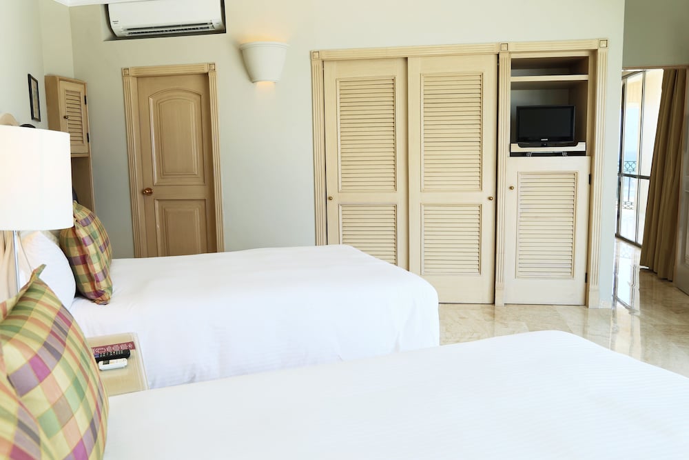 Sandos Cancún All Inclusive - Adults Only — Hotel rooms in Cancun, Quintana Roo