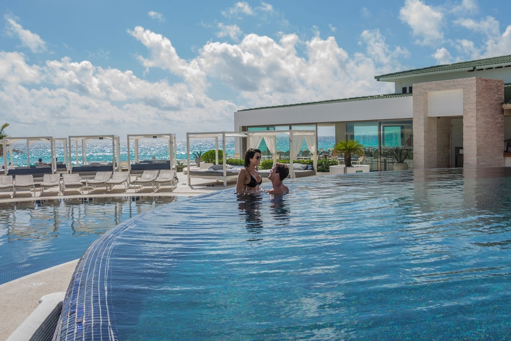 Sandos Cancún All Inclusive - Adults Only — Swimming pool in Cancun, Quintana Roo
