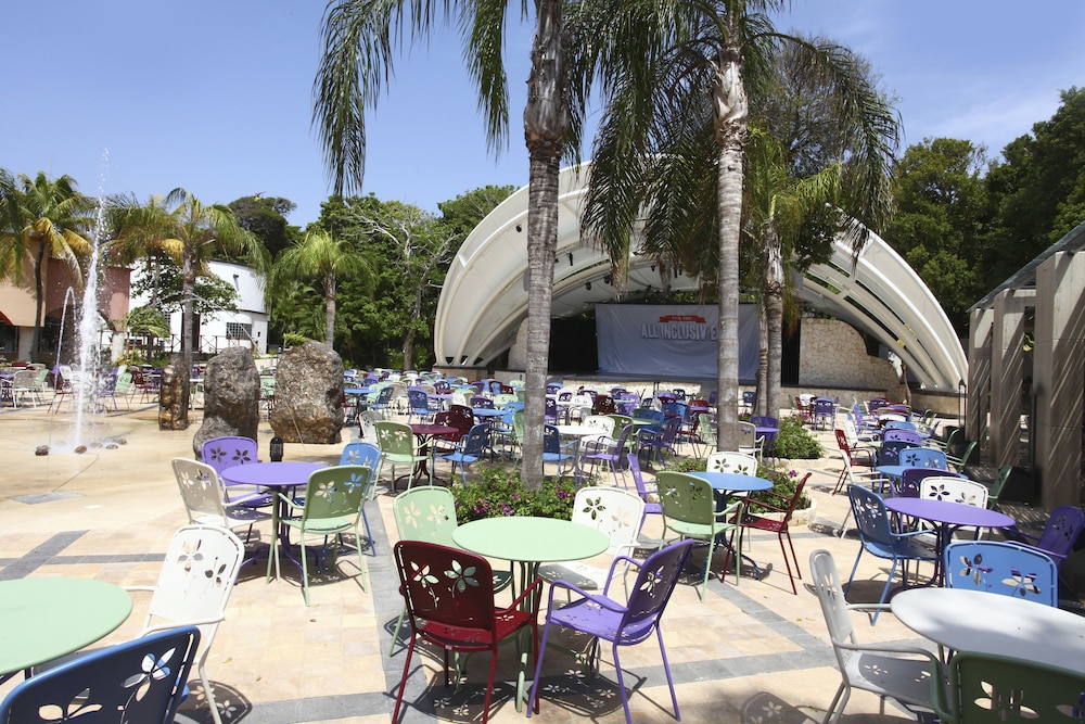 Select Club at Sandos Playacar All Inclusive - Adults Only Area — Restaurant & bars in Playa del Carmen, Quintana Roo