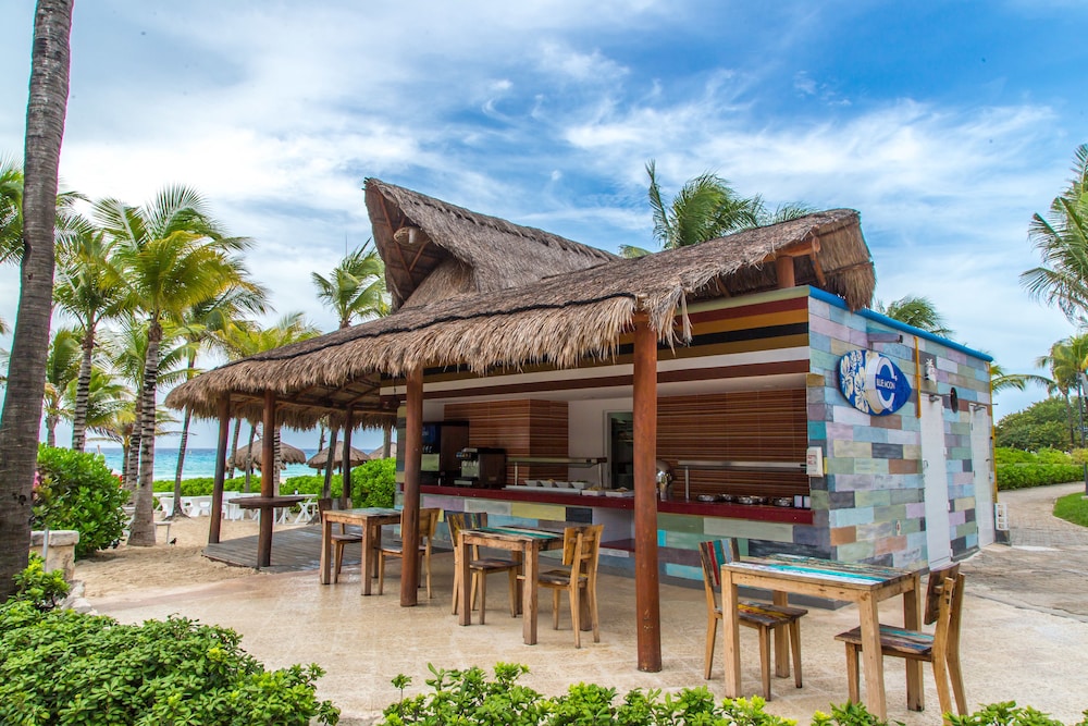 Select Club at Sandos Playacar All Inclusive - Adults Only Area — Restaurant & bars in Playa del Carmen, Quintana Roo