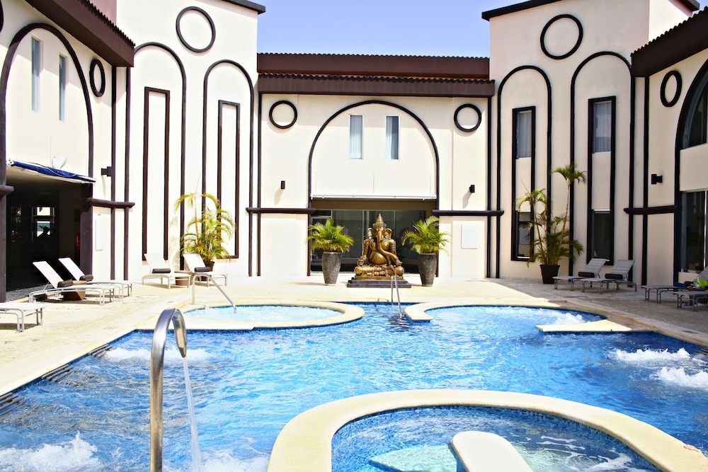 Select Club at Sandos Playacar All Inclusive - Adults Only Area — Swimming pool in Playa del Carmen, Quintana Roo