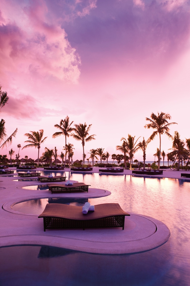 Secrets Maroma Beach Riviera Cancun - Adults Only - All inclusive — Pool in Playa del Carmen, Quintana Roo
