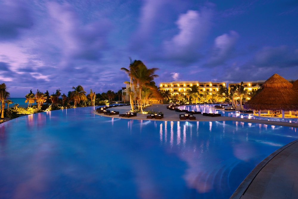Secrets Maroma Beach Riviera Cancun - Adults Only - All inclusive — Pool in Playa del Carmen, Quintana Roo
