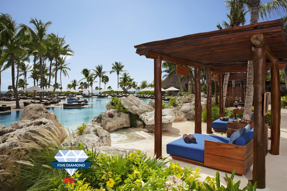 Secrets Maroma Beach Riviera Cancun - Adults Only - All inclusive — Pool in Playa del Carmen, Quintana Roo