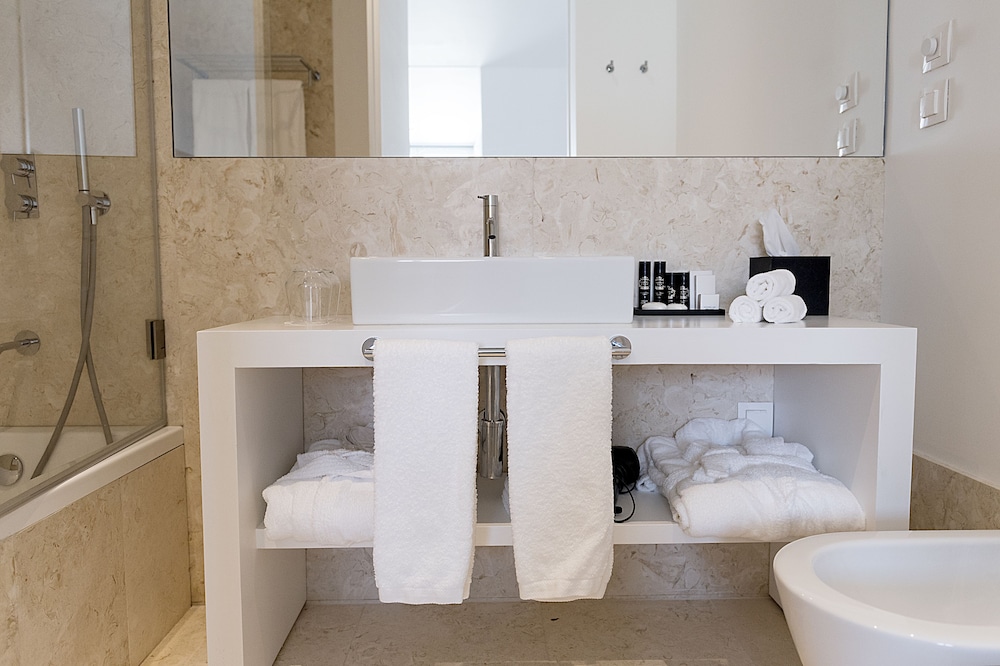 FLORA Chiado Apartments — Hotel rooms in Lisbon, Lisboa