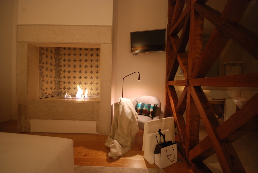 FLORA Chiado Apartments — Hotel rooms in Lisbon, Lisboa