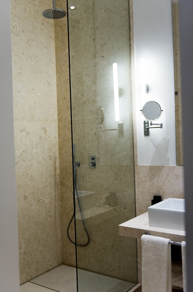 FLORA Chiado Apartments — Hotel rooms in Lisbon, Lisboa