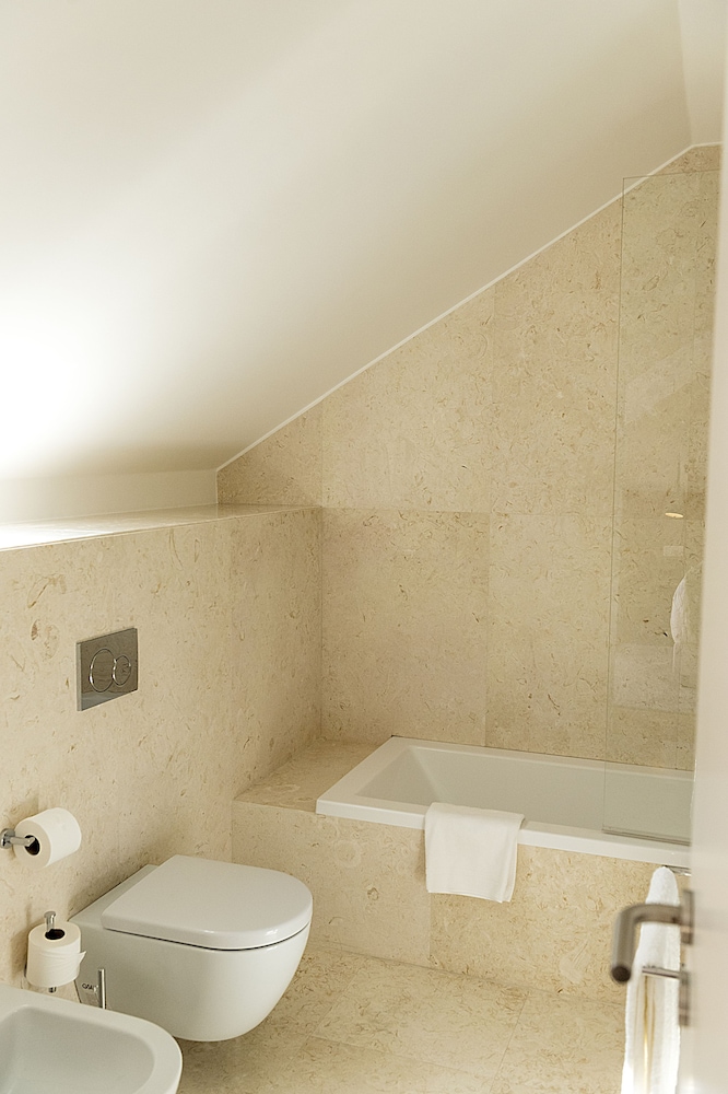 FLORA Chiado Apartments — Hotel rooms in Lisbon, Lisboa