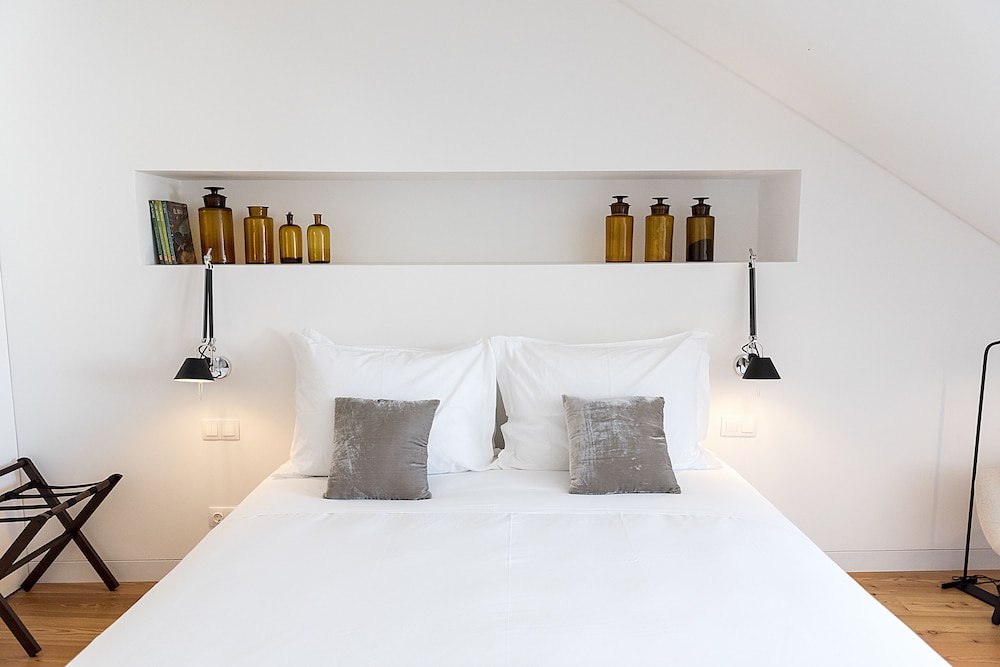 FLORA Chiado Apartments — Hotel rooms in Lisbon, Lisboa