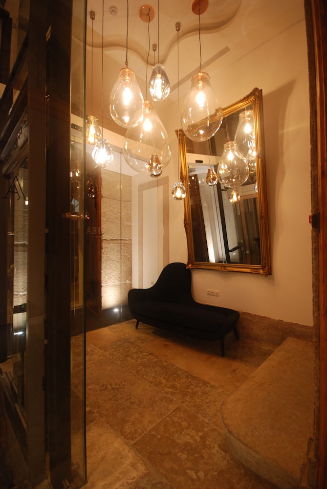 FLORA Chiado Apartments — Hotel building in Lisbon, Lisboa