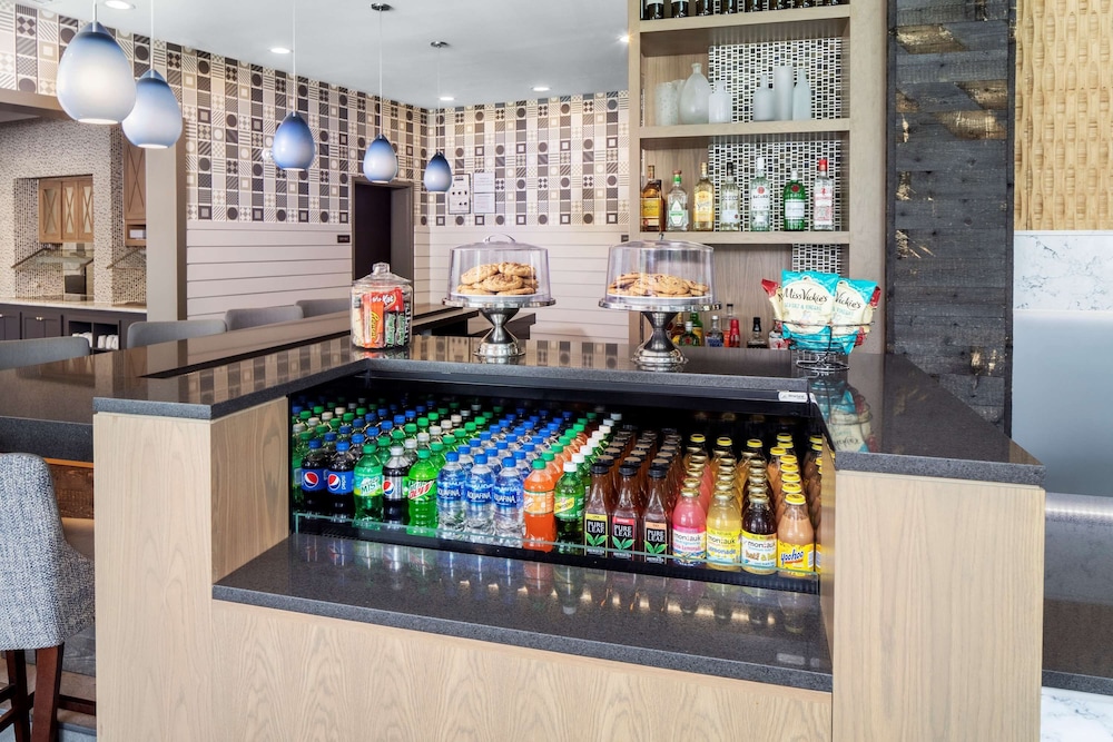 Hyatt Place Long Island East End — Restaurant & bars in Riverhead, New York State