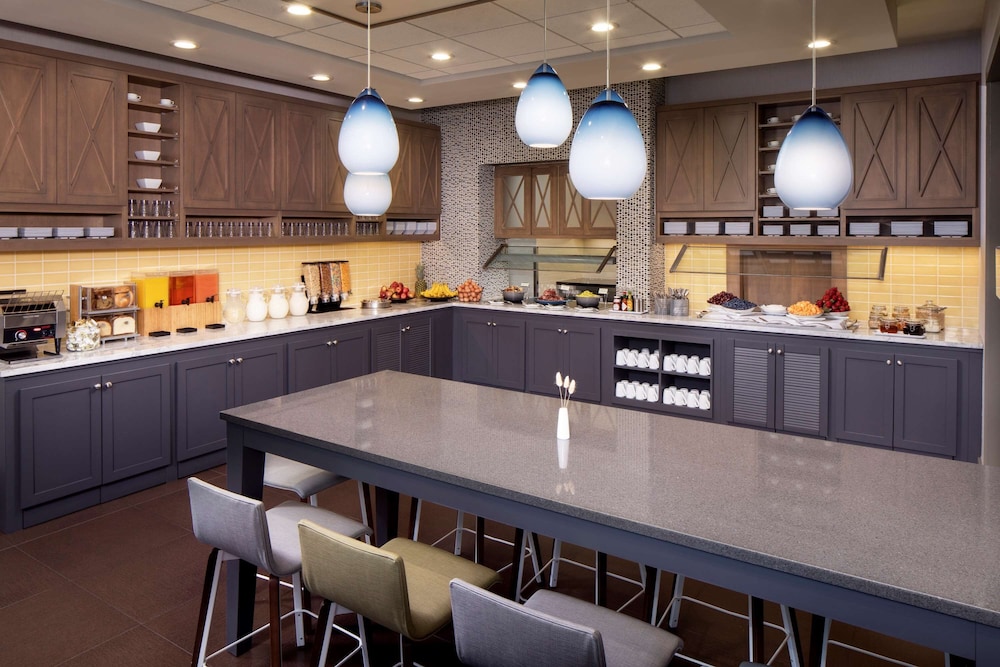 Hyatt Place Long Island East End — Restaurant & bars in Riverhead, New York State