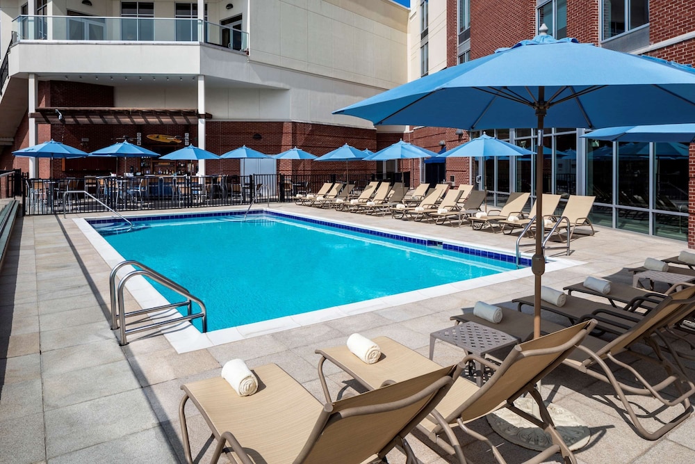 Hyatt Place Long Island East End — Swimming pool in Riverhead, New York State