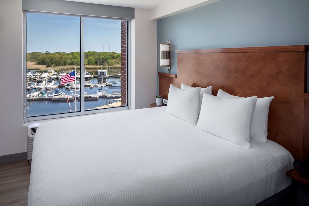 Hyatt Place Long Island East End — Hotel rooms in Riverhead, New York State