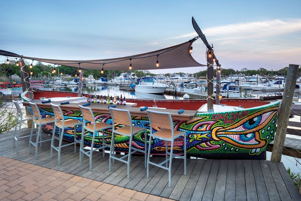 Hyatt Place Long Island East End — Restaurant & bars in Riverhead, New York State