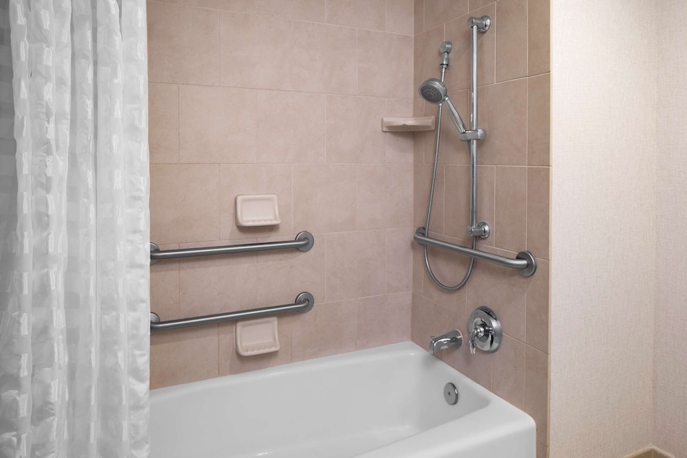 Hyatt Place Long Island East End — Hotel rooms in Riverhead, New York State