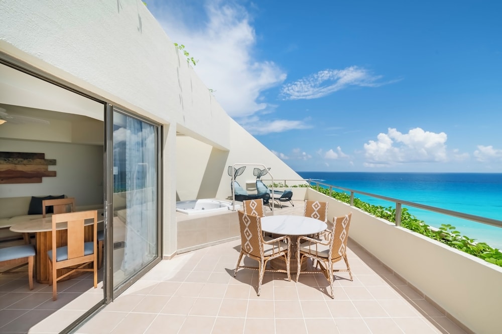 Iberostar Selection Cancún - All Inclusive — Hotel rooms in Cancun, Quintana Roo