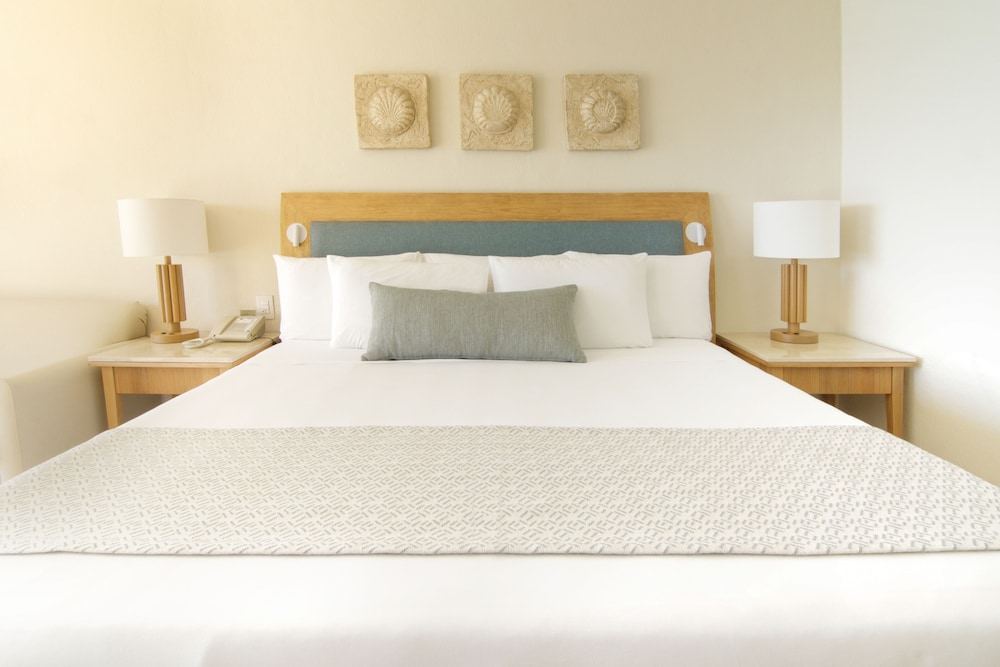 Iberostar Selection Cancún - All Inclusive — Hotel rooms in Cancun, Quintana Roo