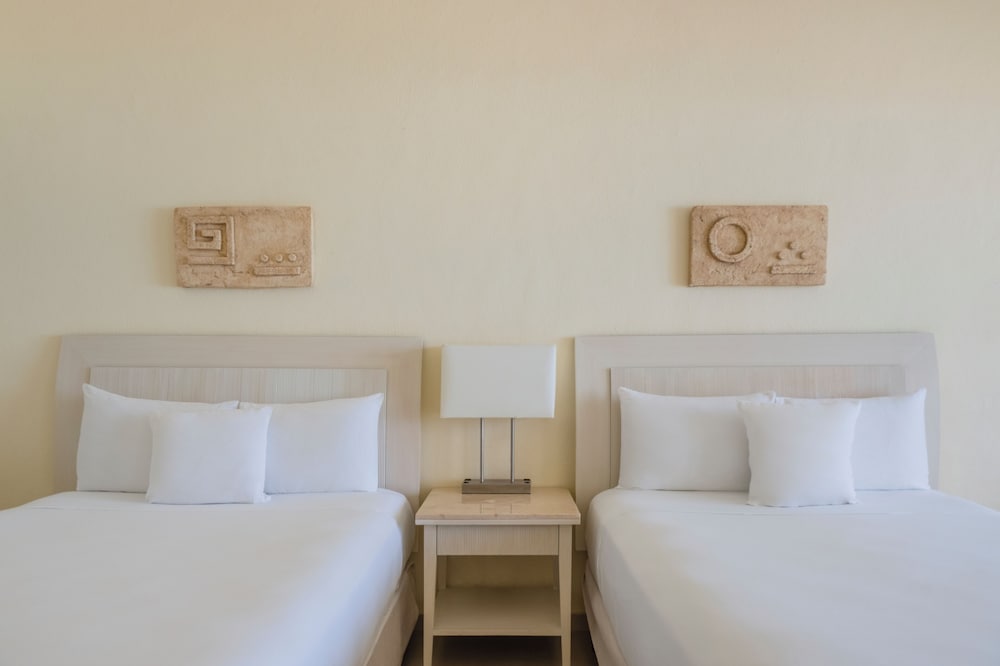 Iberostar Selection Cancún - All Inclusive — Hotel rooms in Cancun, Quintana Roo
