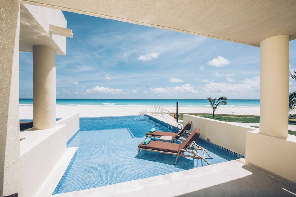 Iberostar Selection Cancún - All Inclusive — Swimming pool in Cancun, Quintana Roo
