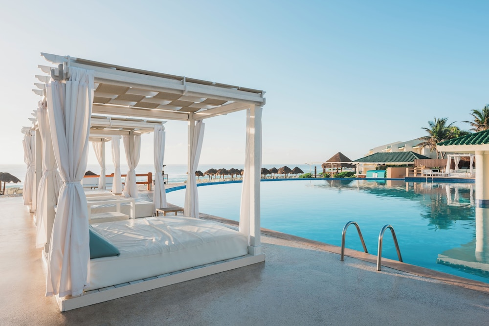 Iberostar Selection Cancún - All Inclusive — Swimming pool in Cancun, Quintana Roo