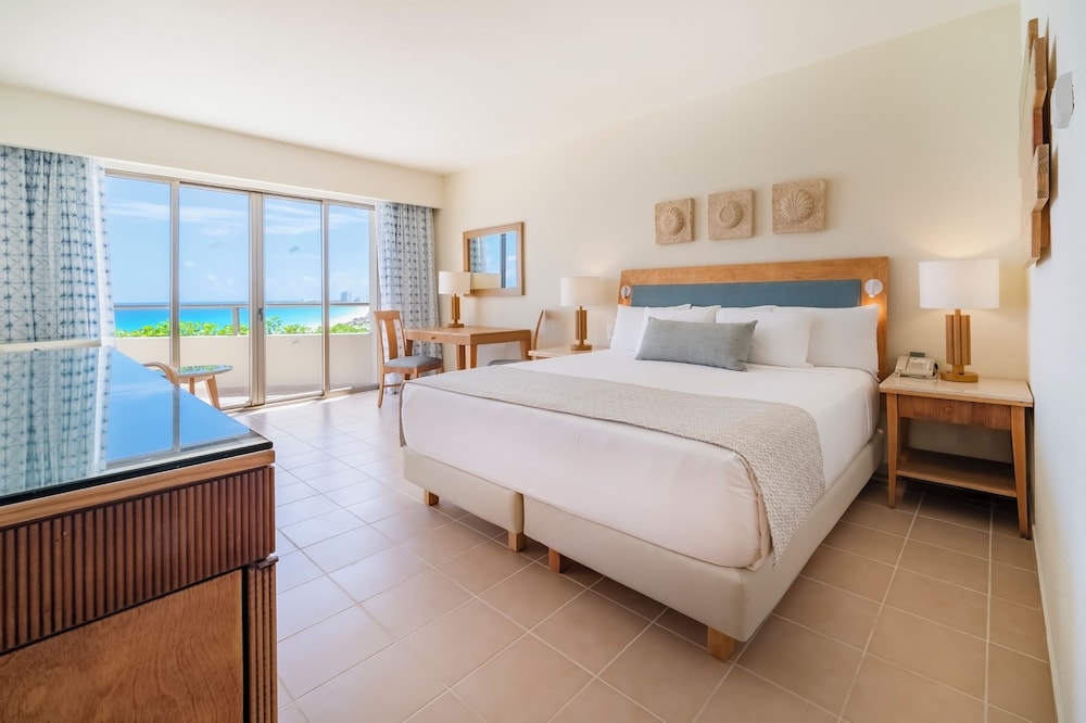 Iberostar Selection Cancún - All Inclusive — Hotel rooms in Cancun, Quintana Roo