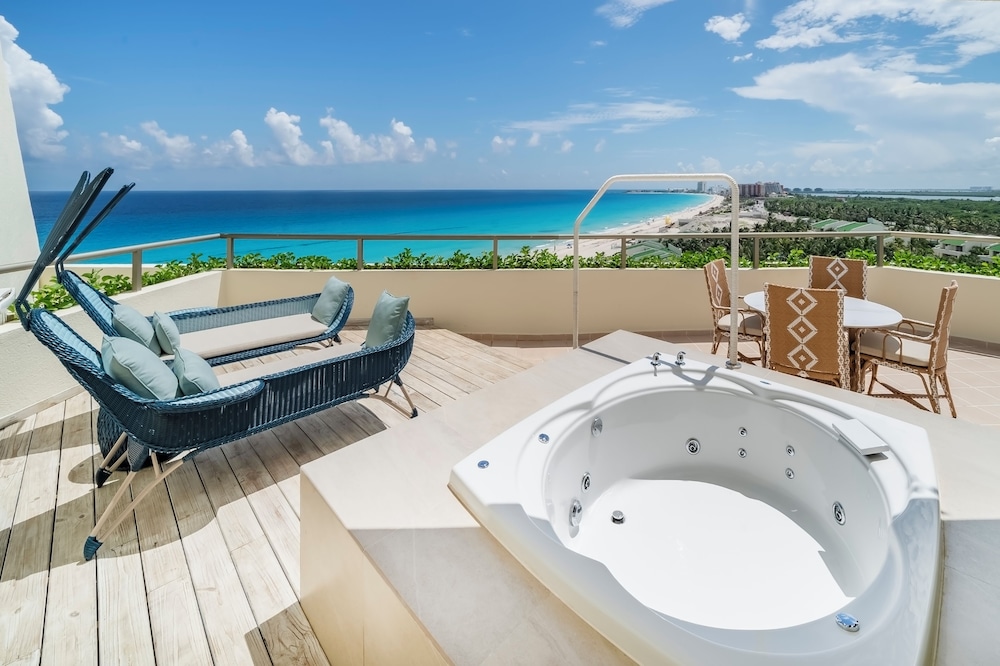 Iberostar Selection Cancún - All Inclusive — Hotel rooms in Cancun, Quintana Roo