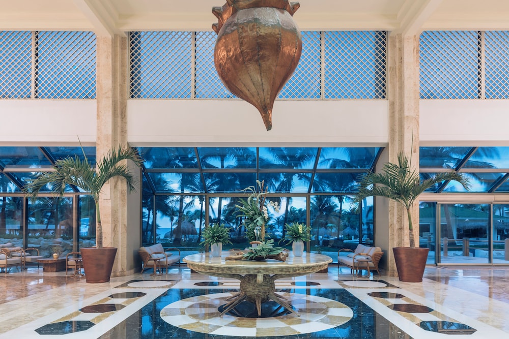 Iberostar Selection Cancún - All Inclusive — Hotel building in Cancun, Quintana Roo