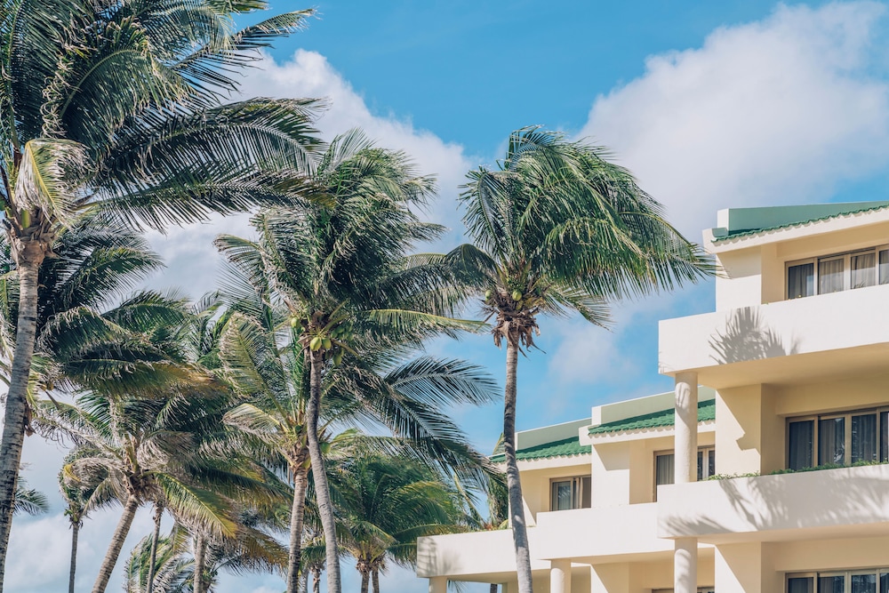 Iberostar Selection Cancún - All Inclusive — Hotel building in Cancun, Quintana Roo