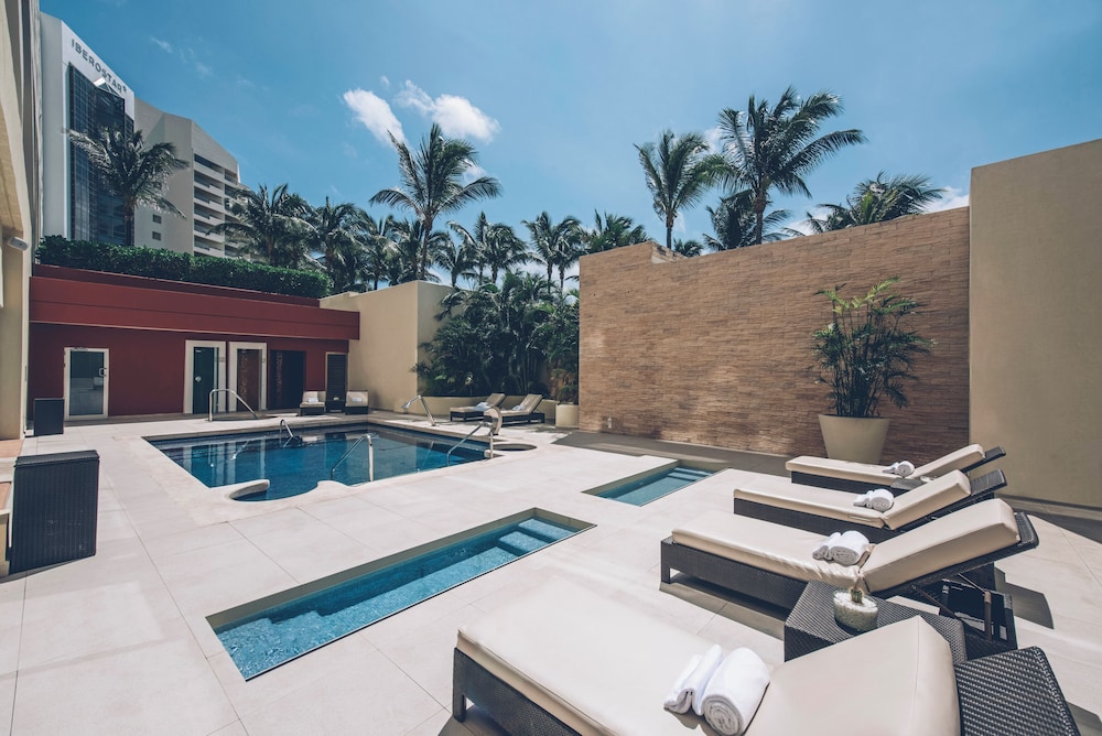Iberostar Selection Cancún - All Inclusive — Swimming pool in Cancun, Quintana Roo