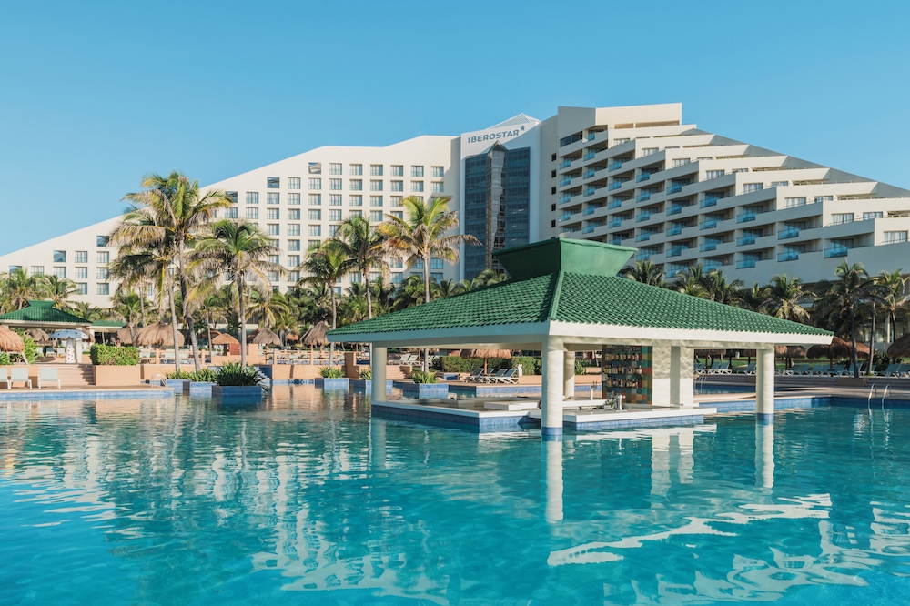 Iberostar Selection Cancún - All Inclusive — Swimming pool in Cancun, Quintana Roo