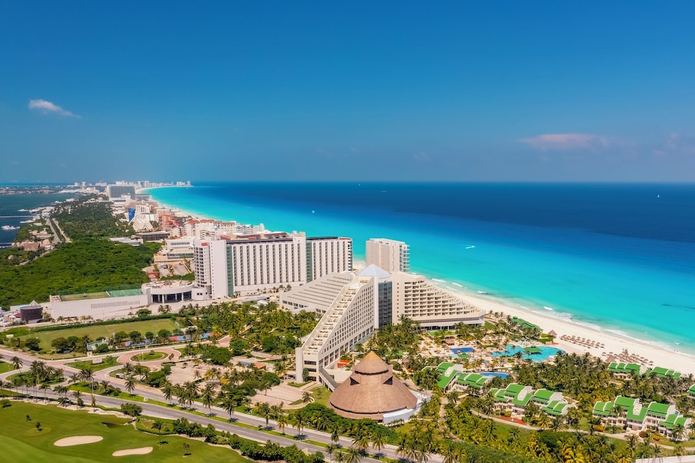Iberostar Selection Cancún - All Inclusive — Hotel building in Cancun, Quintana Roo