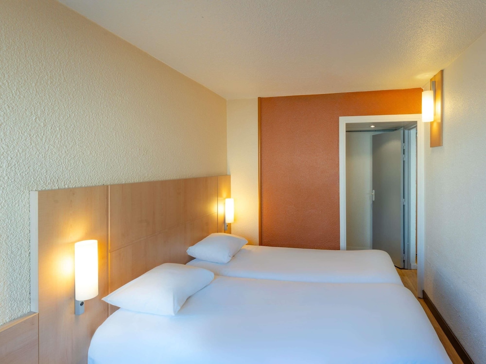 ibis Paris 17 Clichy-Batignolles — Hotel rooms in Paris, Ile-de-France