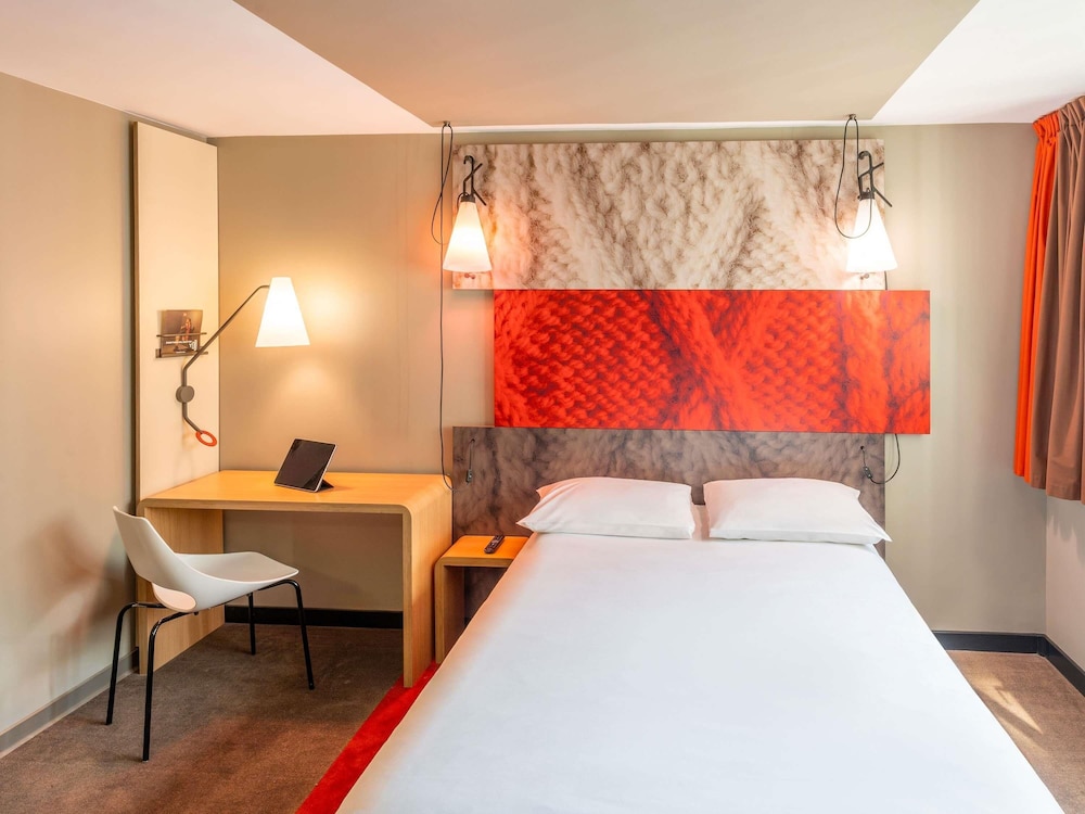 ibis Paris 17 Clichy-Batignolles — Hotel rooms in Paris, Ile-de-France