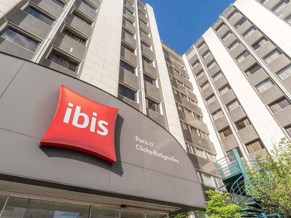 ibis Paris 17 Clichy-Batignolles — Hotel building in Paris, Ile-de-France