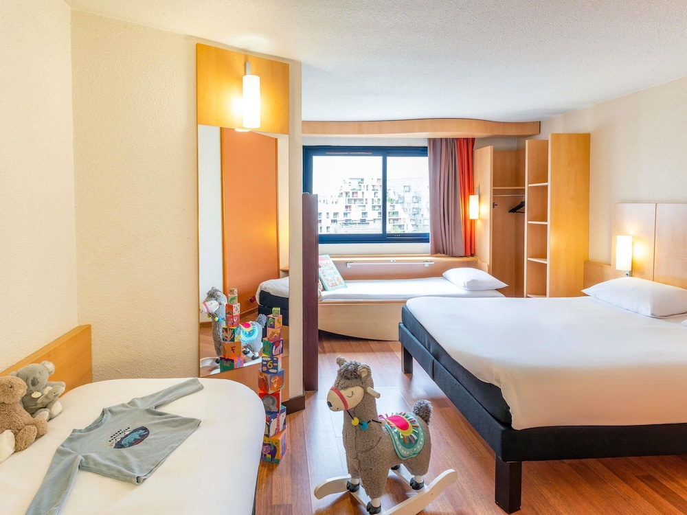ibis Paris 17 Clichy-Batignolles — Hotel rooms in Paris, Ile-de-France