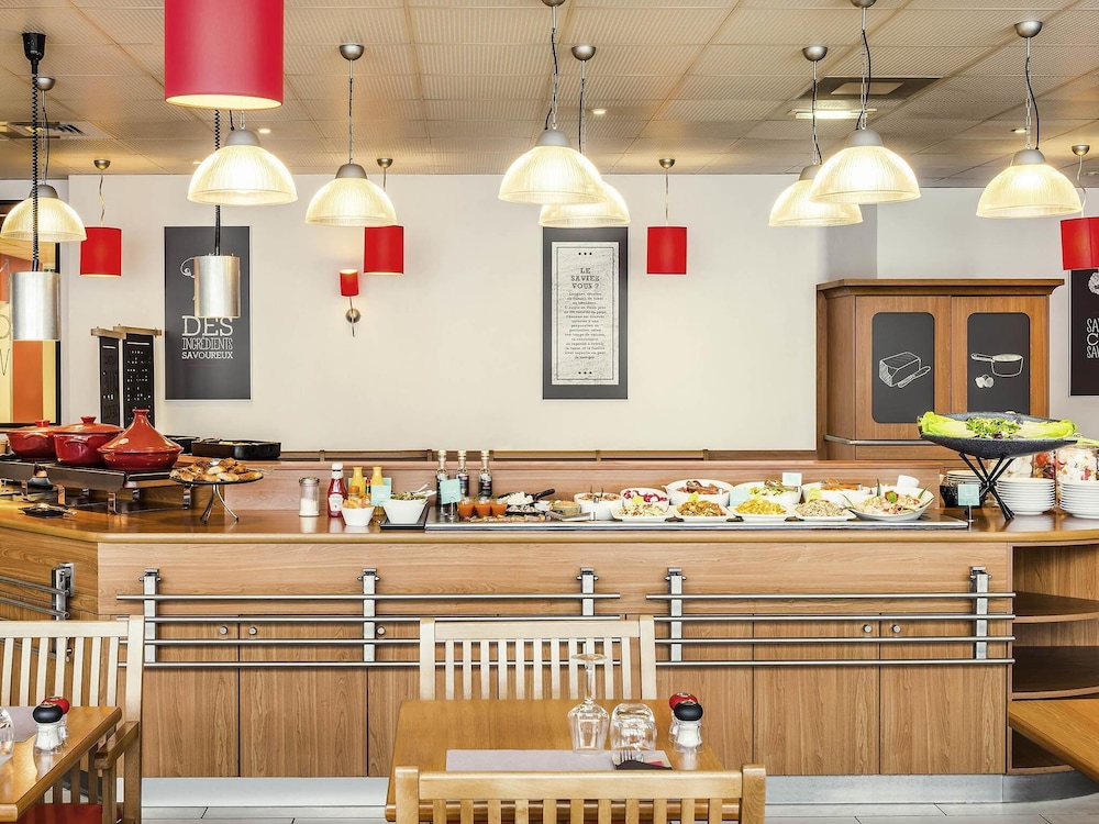 ibis Paris 17 Clichy-Batignolles — Restaurant & bars in Paris, Ile-de-France
